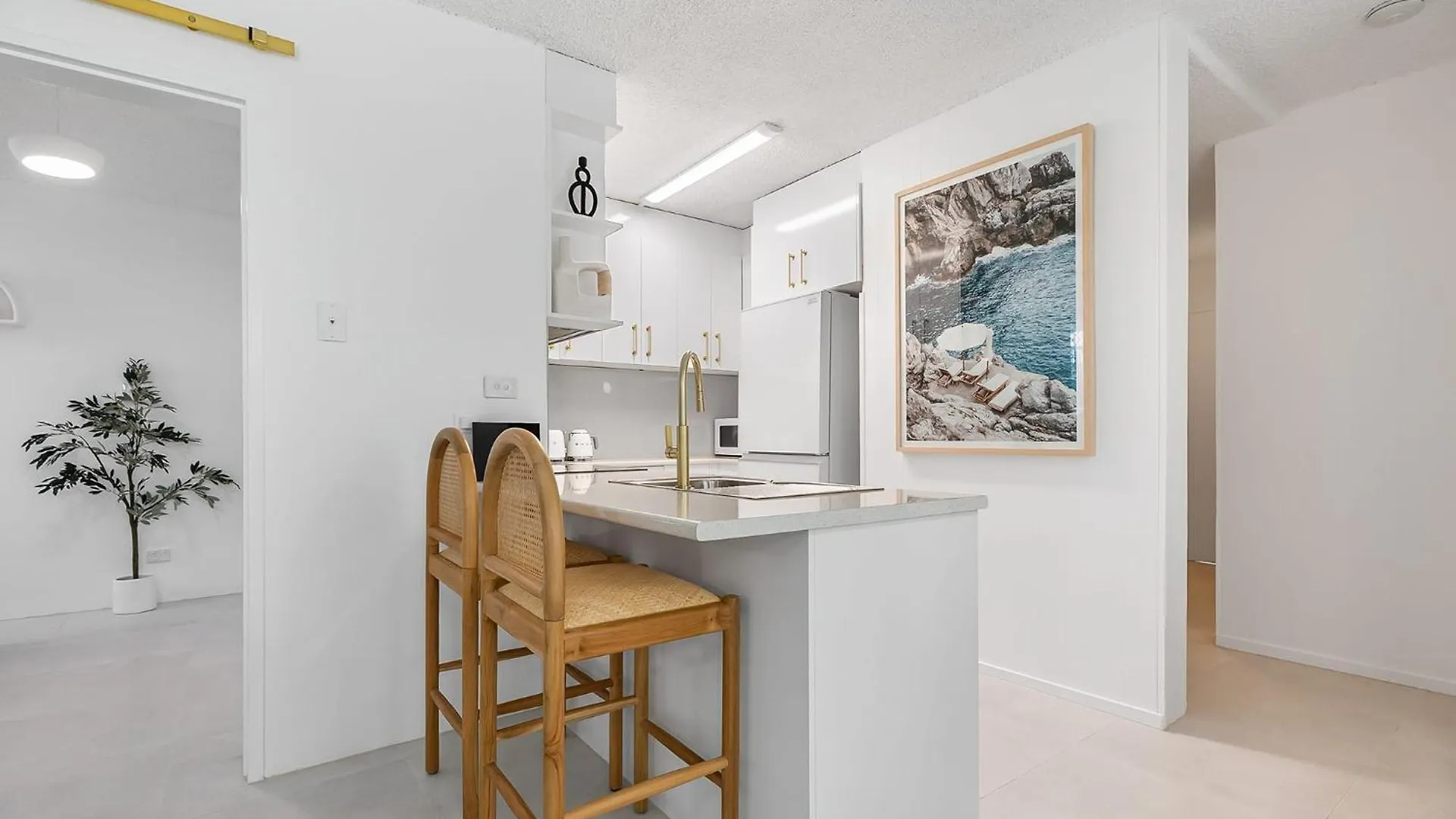 Amalfi On Alex: Seaside 2 Bedroom Retreat Alexandra Headland