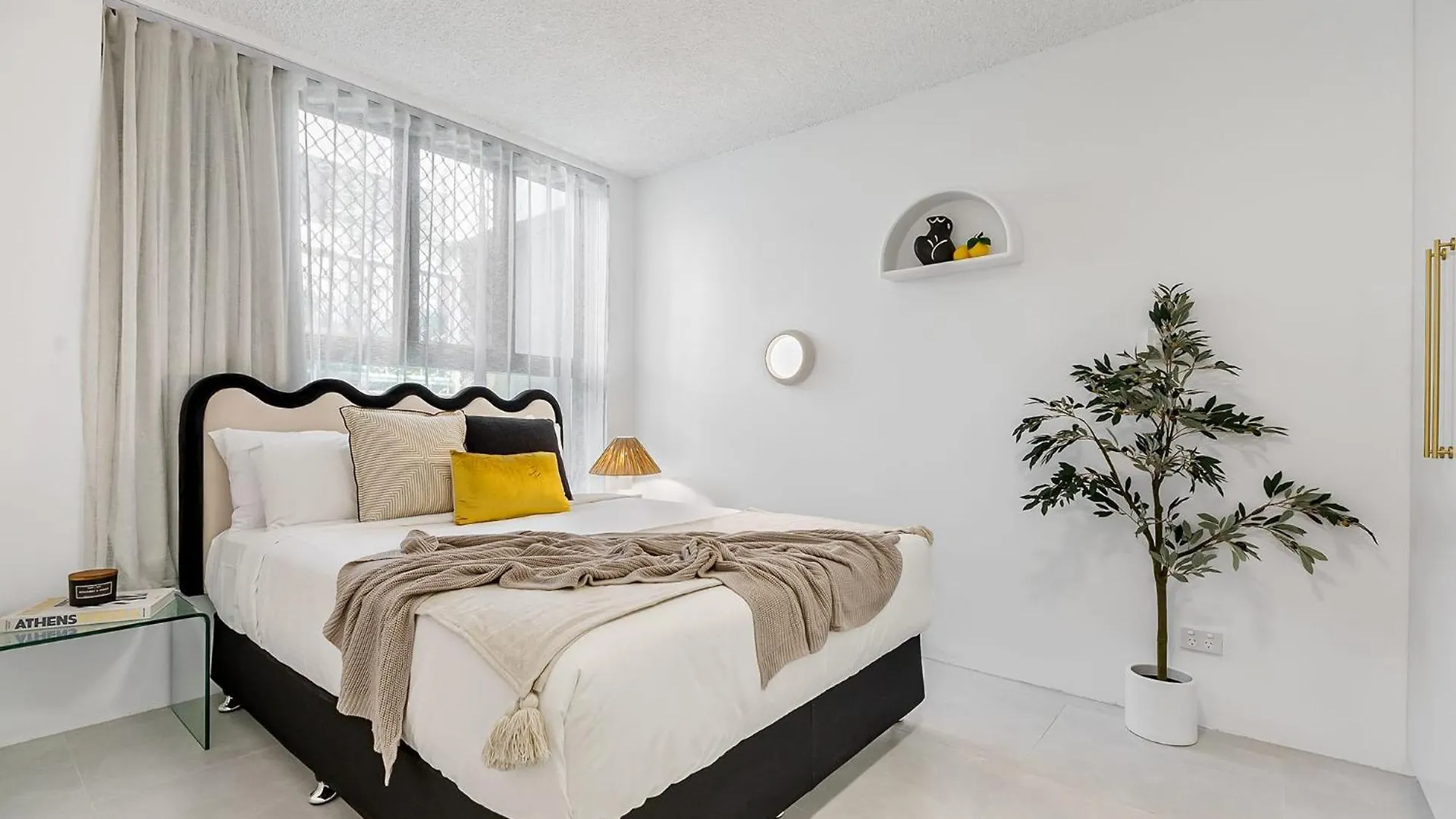 Amalfi On Alex: Seaside 2 Bedroom Retreat Alexandra Headland